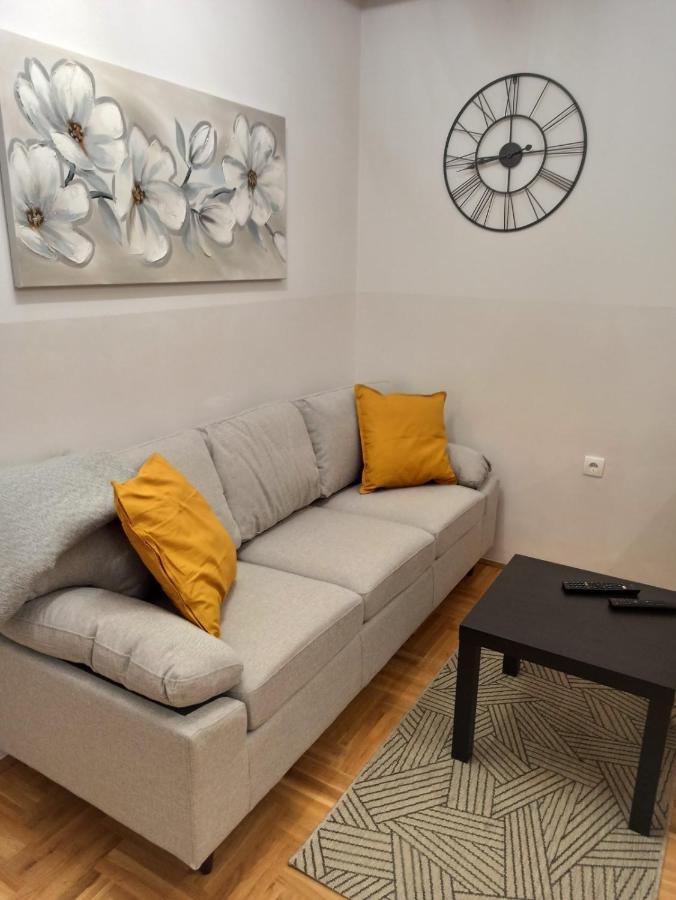 Ema Lux 3 Apartment Novi Sad Exterior photo
