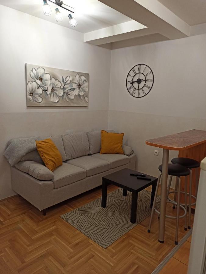 Ema Lux 3 Apartment Novi Sad Exterior photo